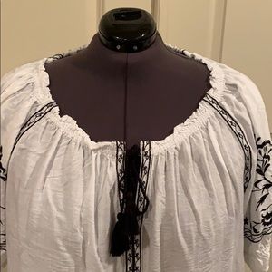 Lucky Brand Tops - Lucky Brand White Embroidered Top 2X Lucky Brand Tops - Lucky Brand White Embroidered Top 2X